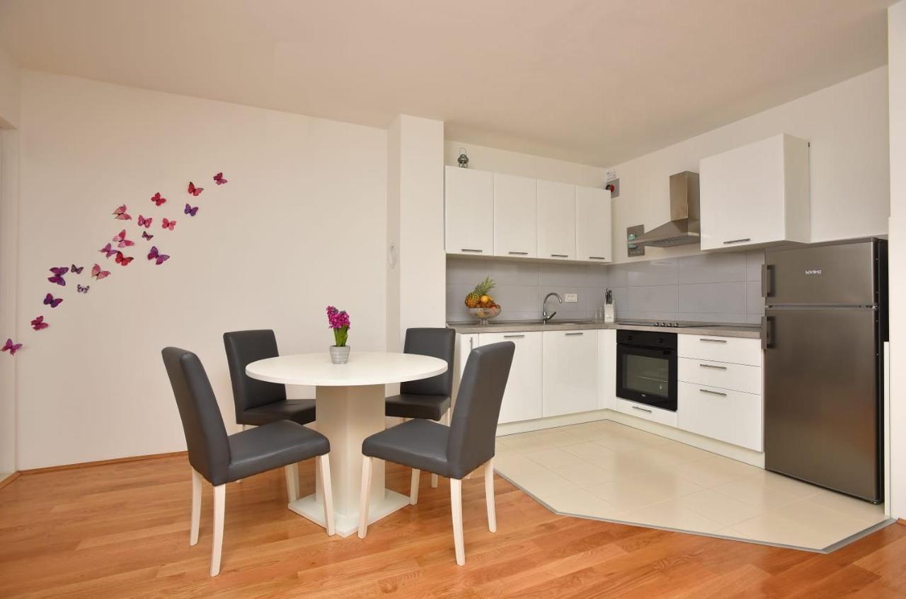 Apartment Anna A2+2 Макарська Екстер'єр фото