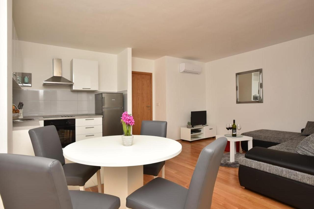 Apartment Anna A2+2 Макарська Екстер'єр фото