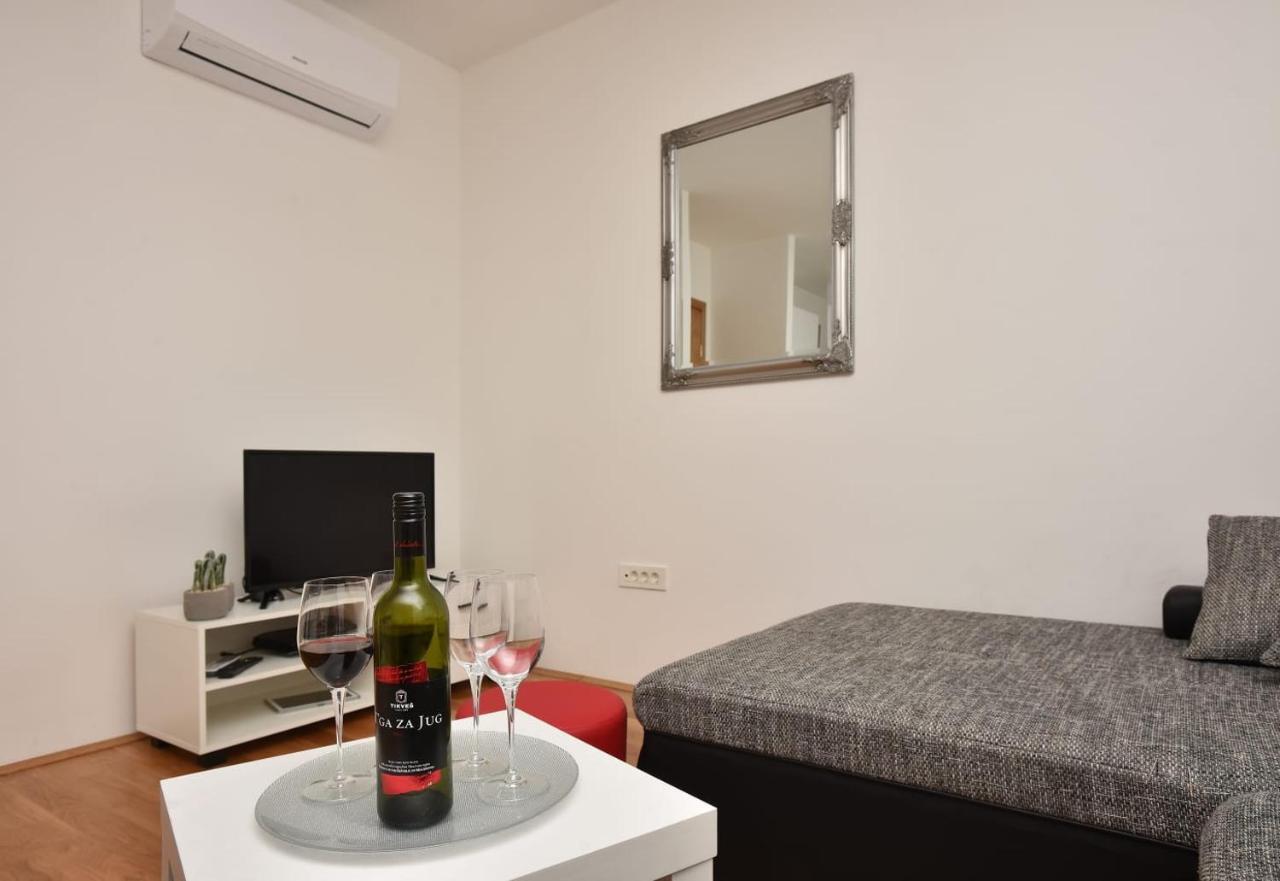Apartment Anna A2+2 Макарська Екстер'єр фото