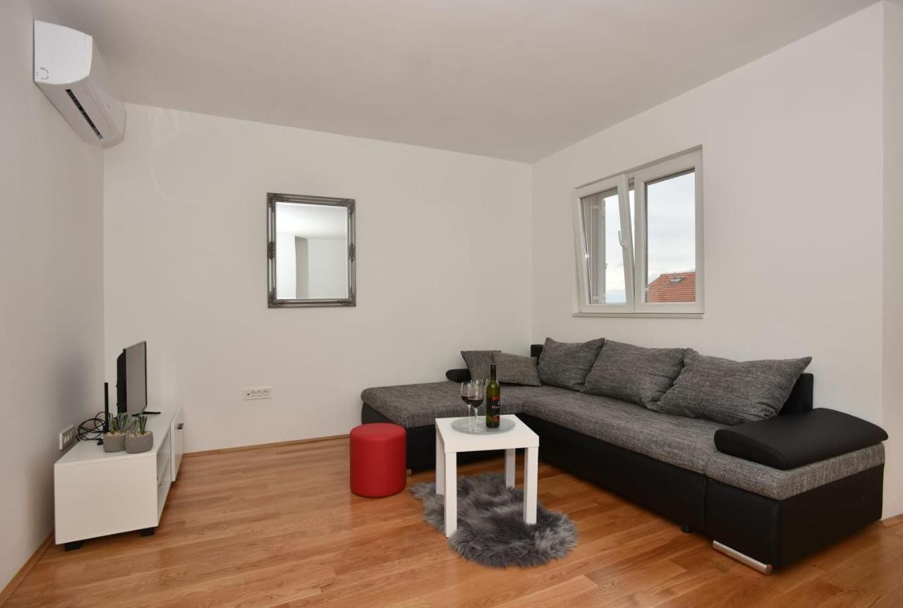 Apartment Anna A2+2 Макарська Екстер'єр фото