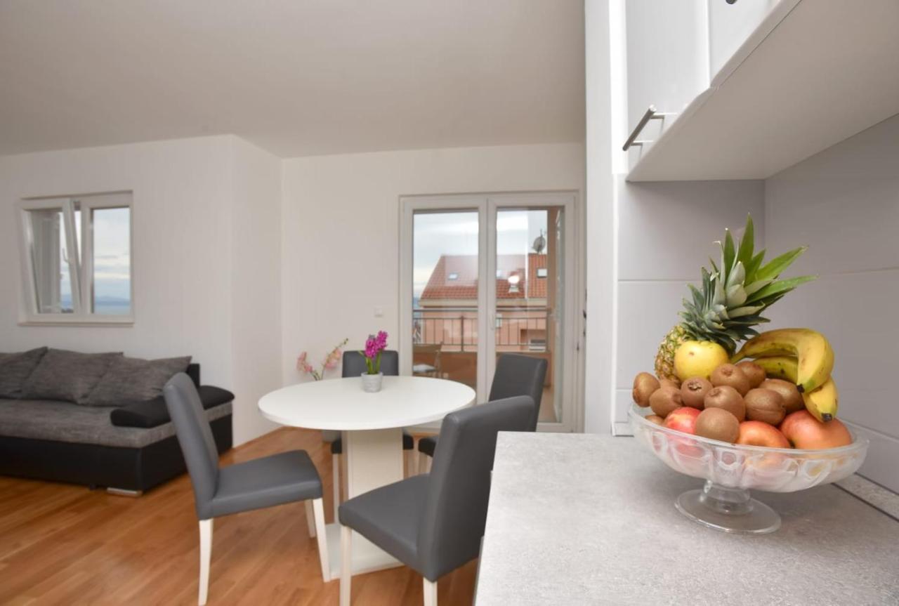 Apartment Anna A2+2 Макарська Екстер'єр фото