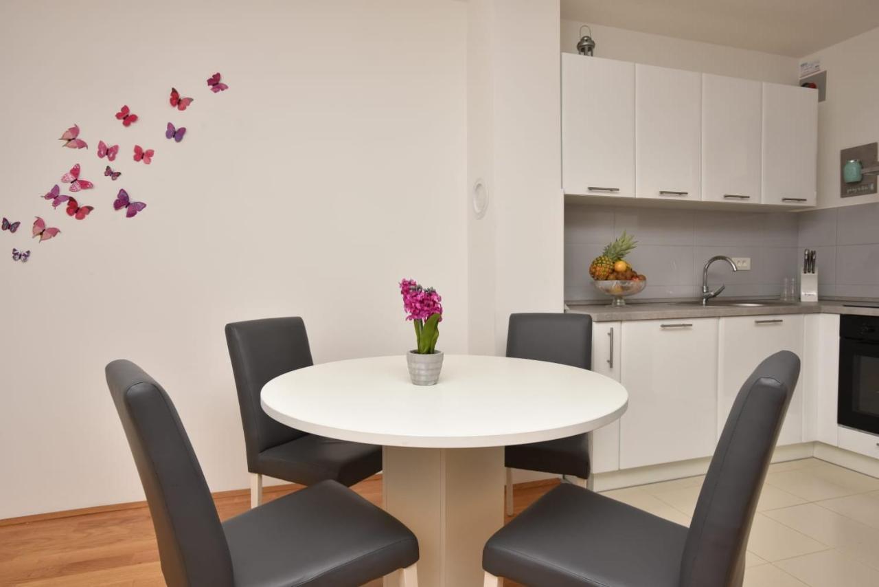 Apartment Anna A2+2 Макарська Екстер'єр фото